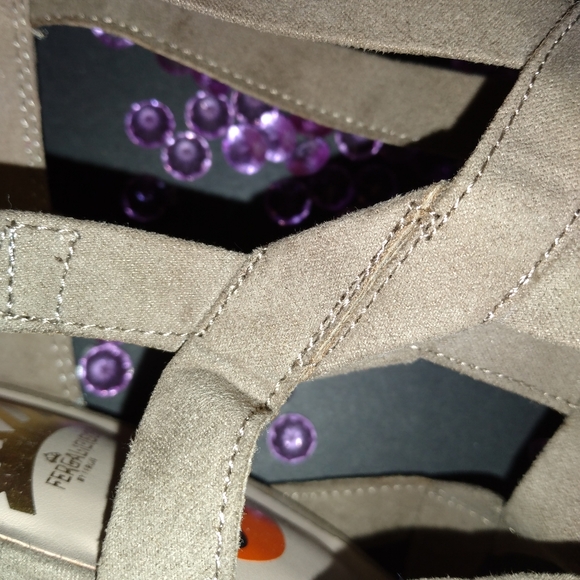 Strapped Hells - Picture 7 of 10